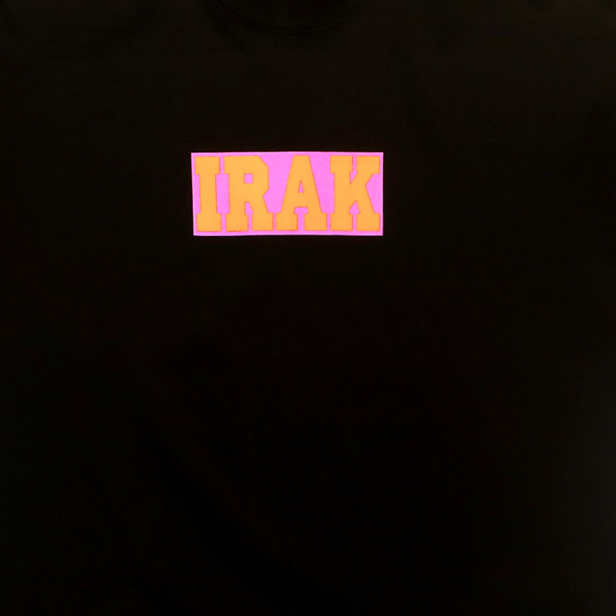 IRAK, Maglietta con logo IRAK al neon (nero)